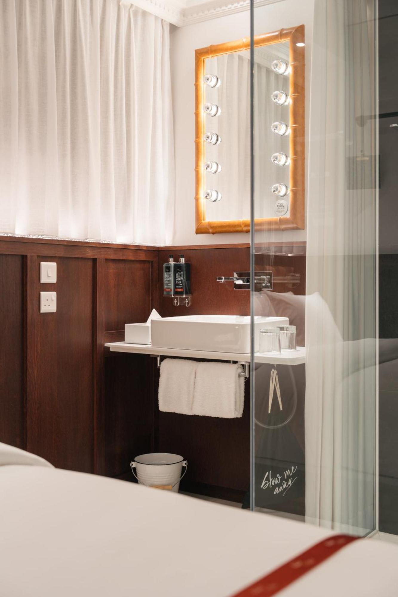 Ruby Stella Hotel Londyn Zewnętrze zdjęcie